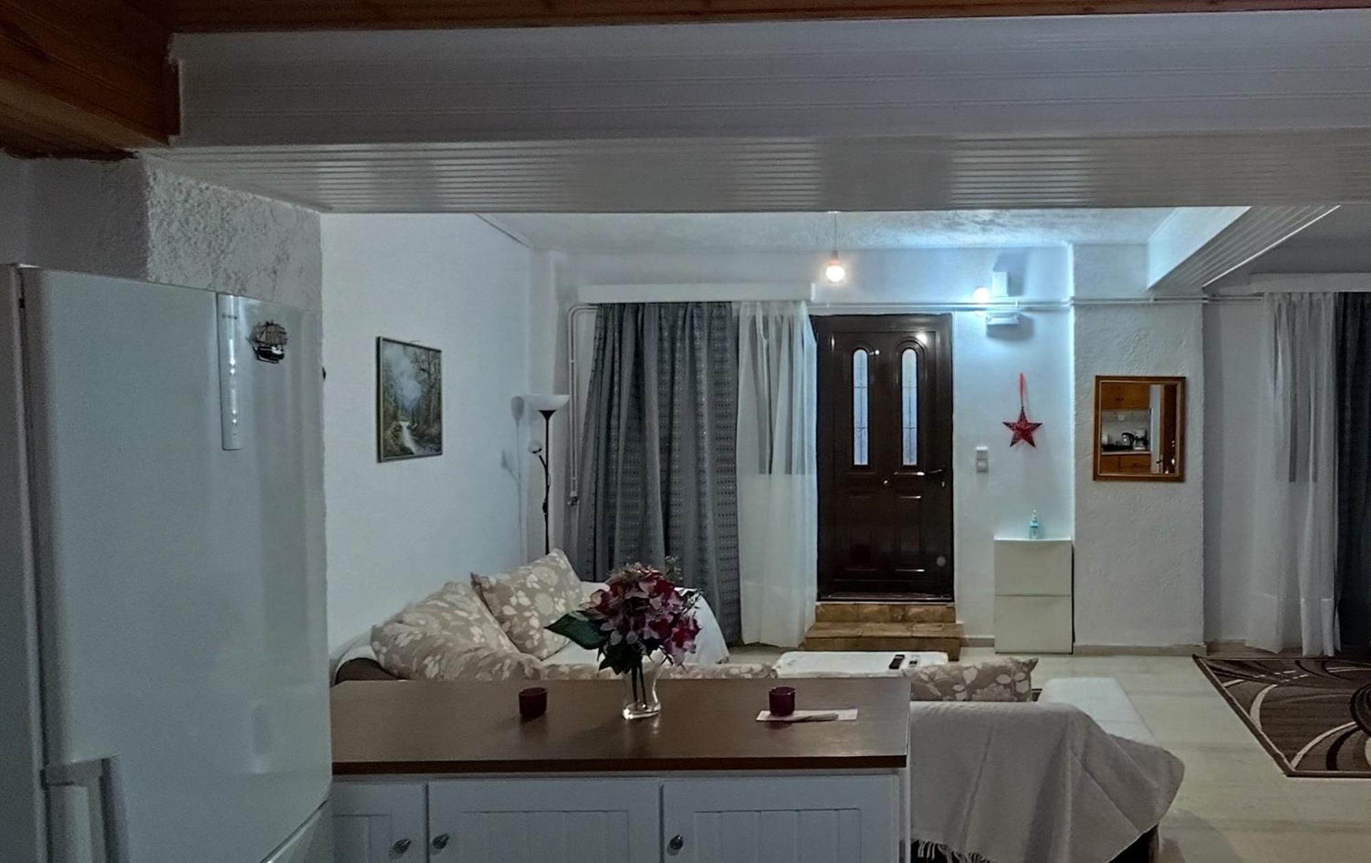 Ευρύχωρο Και Άνετο Διαμέρισμα Στην Ιτέα Joanna'S Apartment Kirra Eksteriør billede