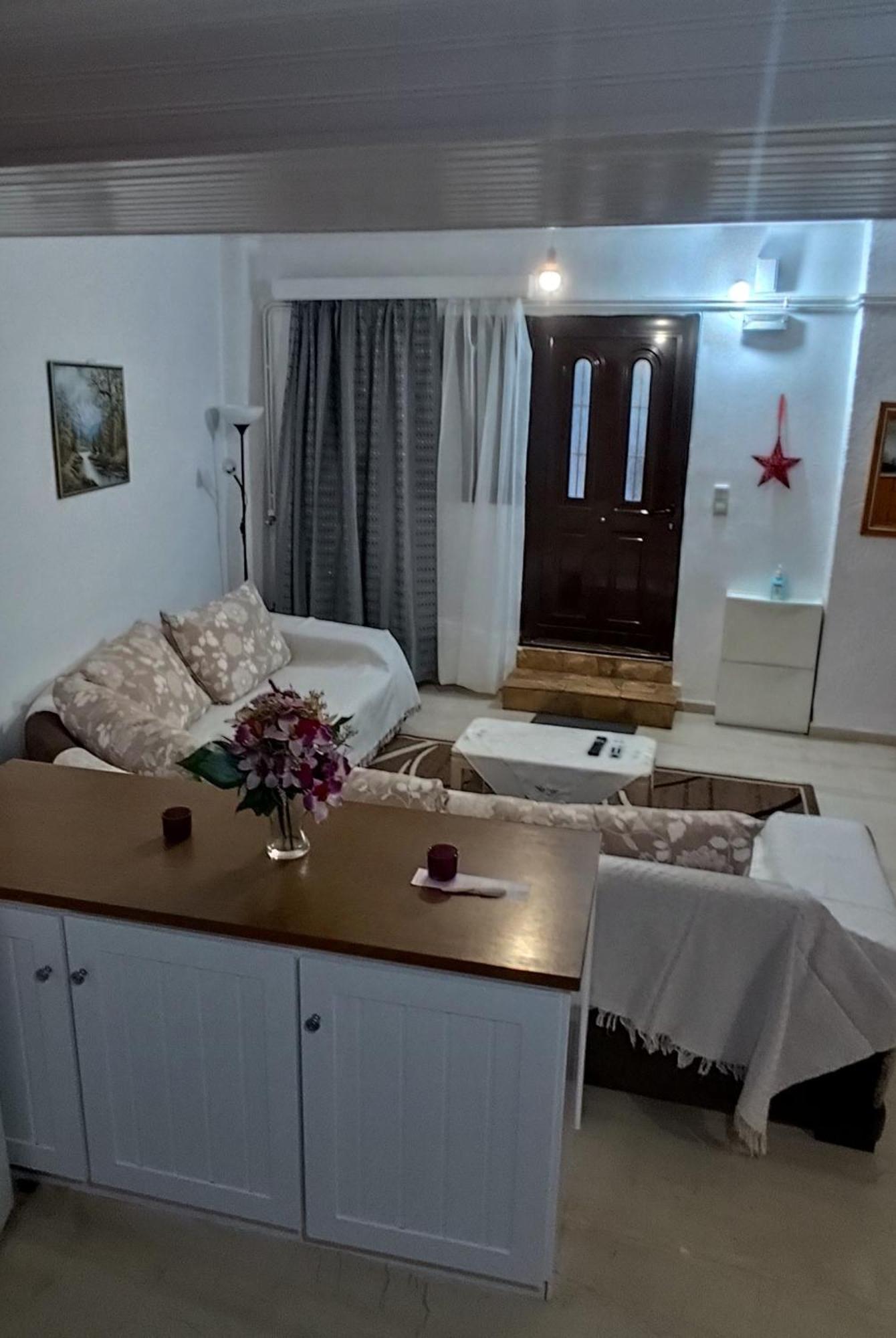 Ευρύχωρο Και Άνετο Διαμέρισμα Στην Ιτέα Joanna'S Apartment Kirra Eksteriør billede